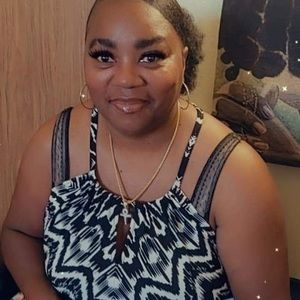 Meet your Posher, Yvette